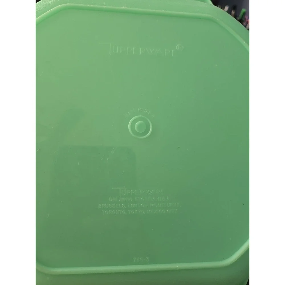 Vintage Tupperware Jadite Green Lettuce/Cheese Grater  w/ bowl‎